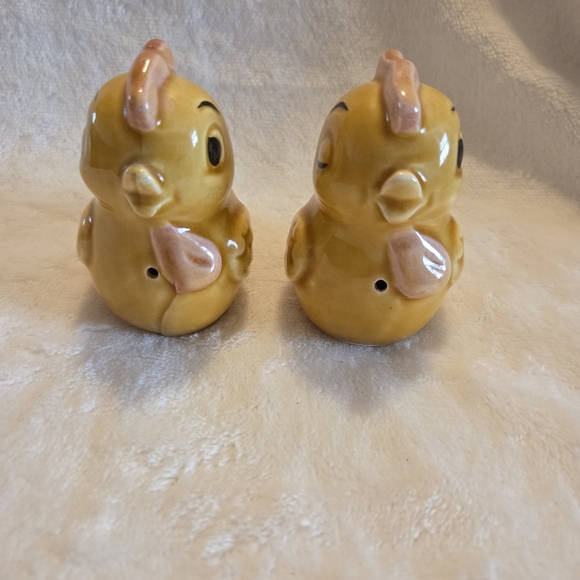 Vintage Cartoon Baby Chicken Salt and Pepper Shakers Ceramic - Picture 2 of 7